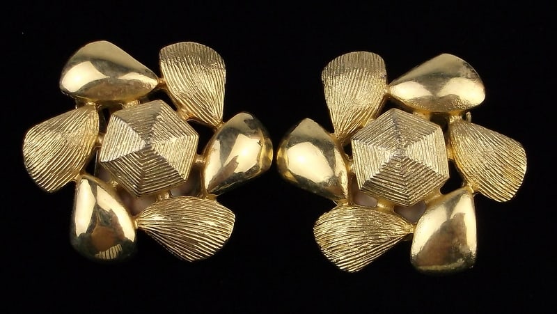 Mint Vintage 1960s Emmons Earrings Set (1 of 2)
