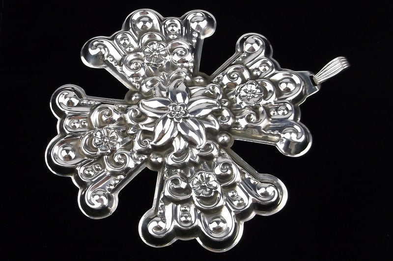 Big Stunning 1974 Reed Barton Sterling Silver Christmas Ornament (1 of 3)