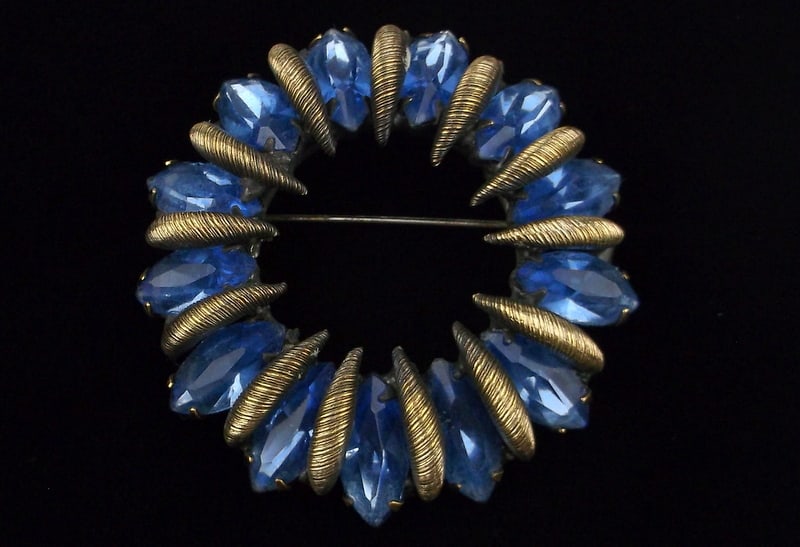 Mint Vintage 1960s Castlecliff Rhinestone Brooch (1 of 3)