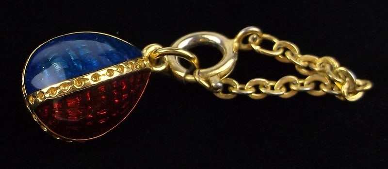 Mint Vintage Joan Rivers Faberge Style Egg Pendant Enameled: Mint Condition, In Like New Condition, Perfect