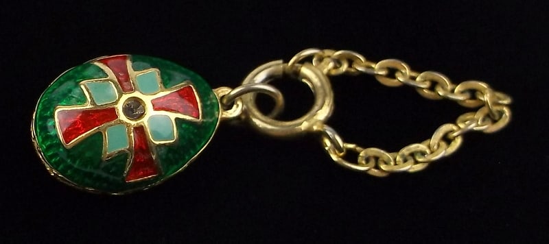 Mint Vintage Joan Rivers Faberge Style Egg Pendant Enameled: Mint Condition, In Like New Condition, Perfect