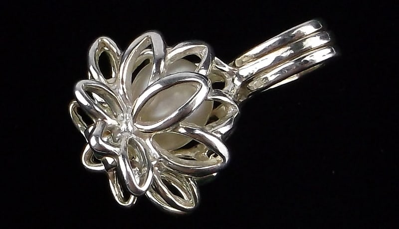 Mint Vintage Sterling Silver Opening Lotus Pearl Pendant: Guaranteed Solid 925 Sterling Silver, in Excellent Condition
