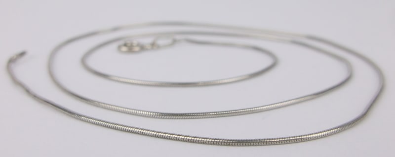 Stunning Vintage Italian Sterling Silver Chain Necklace 18": Guaranteed Solid 925 Sterling Silver, in Excellent Condition