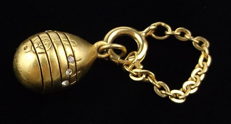 Mint Vintage Joan Rivers Faberge Style Egg Pendant Enameled: Mint Condition, In Like New Condition, Perfect