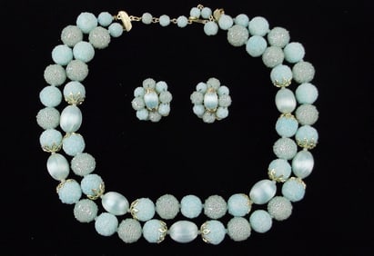 Mint Vint 1950s Frosted Baby Blue Necklace Earrings Set 18"