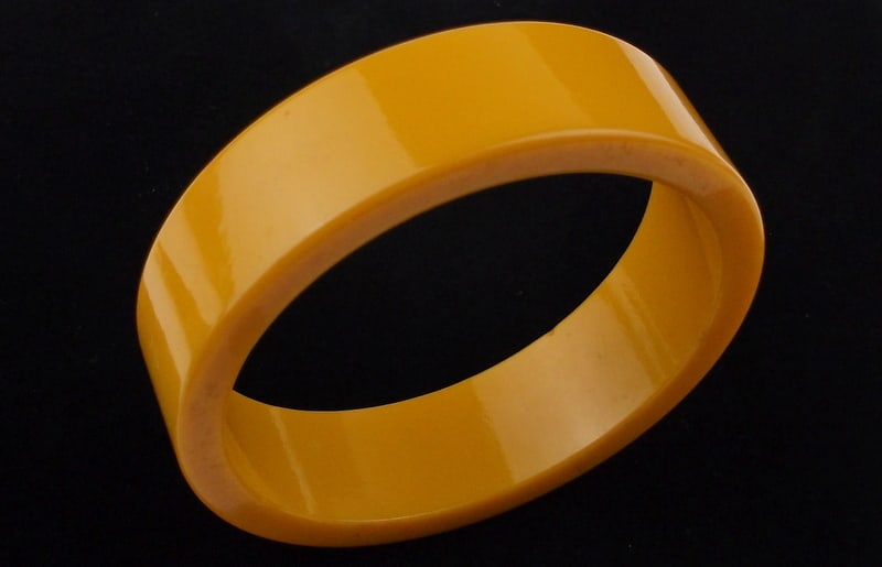 Mint Big 1940s Butterscotch Bakelite Bangle Bracelet 8" (1 of 3)