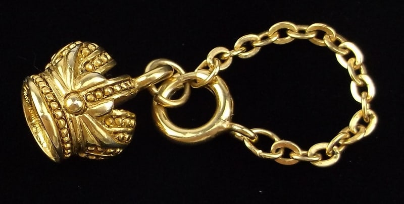 Mint Vint Joan Rivers Crown Pendant: Mint Condition, In Like New Condition, Perfect