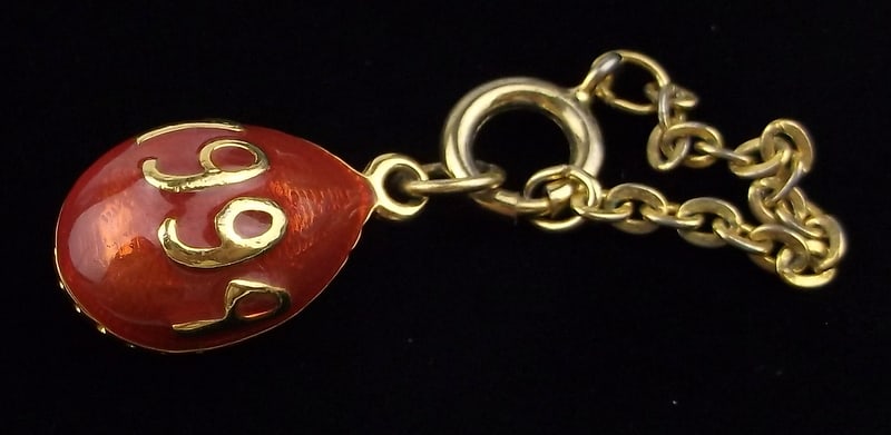 Mint Vintage Joan Rivers Faberge Style Egg Pendant Enameled: Mint Condition, In Like New Condition, Perfect
