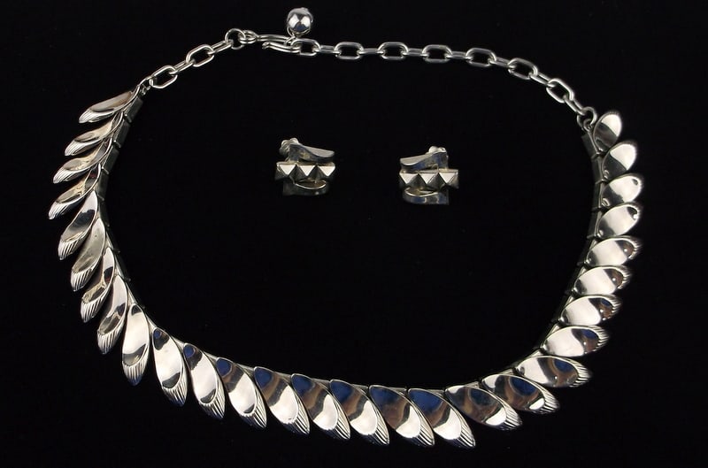 Mint Vint 1960s Atomic Era Necklace Earrings Set 17": Mint Condition, In Like New Condition, Perfect