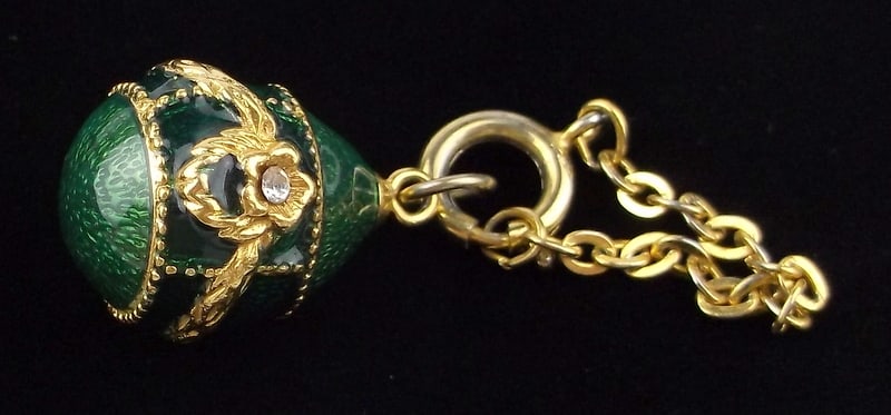 Mint Vintage Joan Rivers Faberge Style Egg Pendant Enameled: Mint Condition, In Like New Condition, Perfect