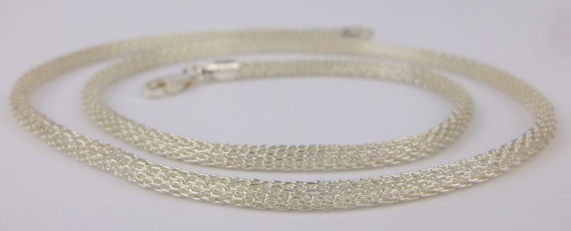 Stunning Vintage Italian Sterling Silver Mesh Chain Necklace 18": Guaranteed Solid 925 Sterling Silver, in Excellent Condition