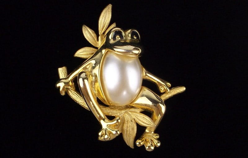 Mint Vintage Darla Tree Frog Brooch (1 of 3)