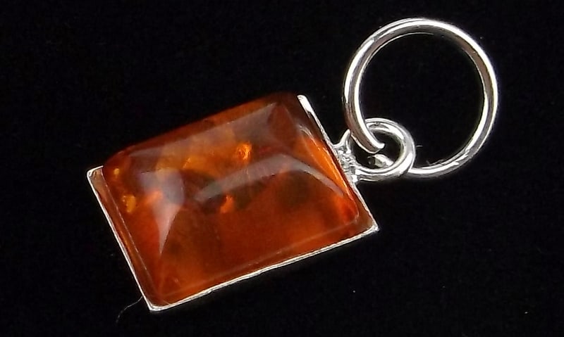 New Vintage Sterling Silver Genuine Amber Pendant Small: Solid Sterling Silver Guaranteed, in Brand New Never Worn Condition.