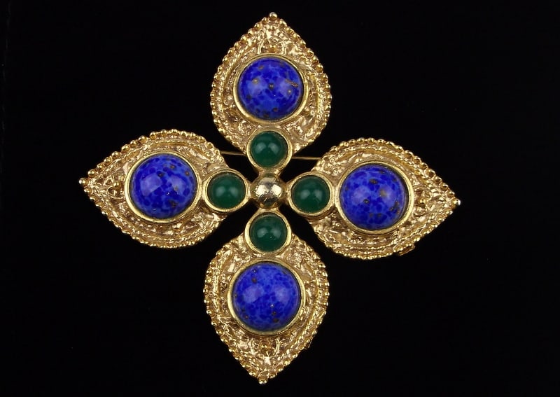 Big Mint Vintage Designer 1960s Rhinestone Brooch: Mint Condition, In Like New Condition, Perfect