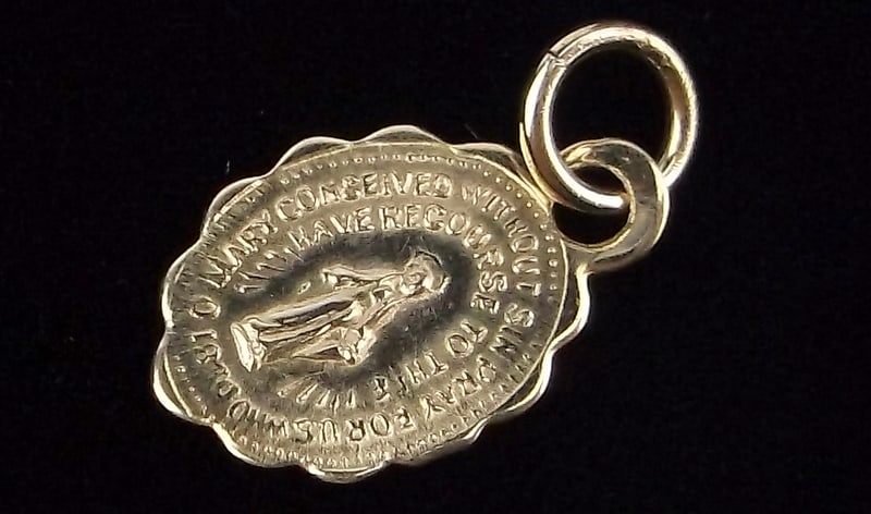 Mint Antique 14kt Gold Catholic Mary Pendant (1 of 2)