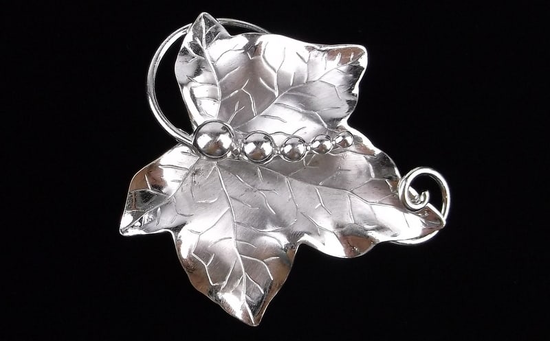 Mint Vint 1950s CA Arrow Sterling Silver Grapevine Leaf Brooch: Guaranteed Solid 925 Sterling Silver, in Excellent Condition