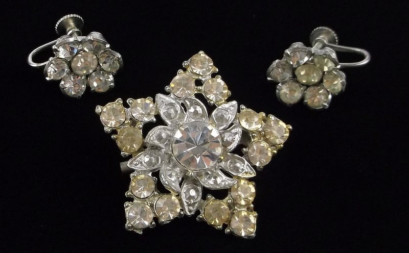 Stunning 1930s Art Deco Rhinestone Star Brooch Earrings Set: excellent condition