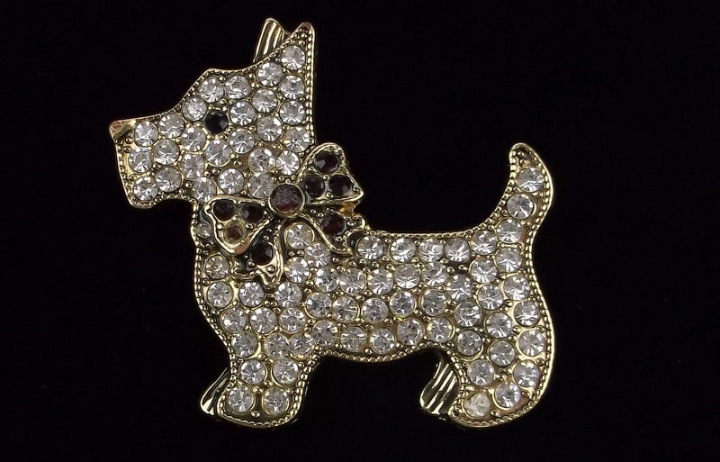 New Monet Enameled Rhinestone Christmas Schnauzer Dog Brooch: new condition