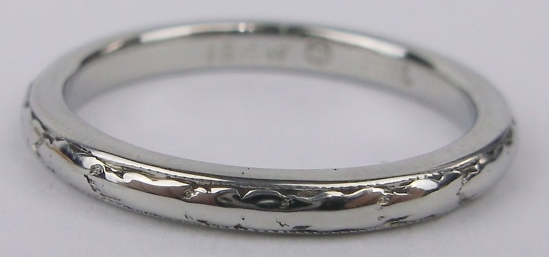 Mint 1950s 18kt White Gold Orange Blossom Band Ring 4.5 2.41g: 18kt gold in excellent condition