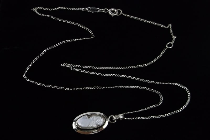 Mint 1960s Sarah Coventry Sterling Silver Cameo Necklace 19": Guaranteed Solid 925 Sterling Silver, in Excellent Condition