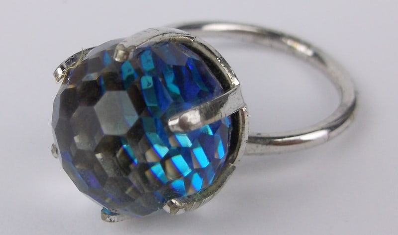 Gorgeous 1960s Sarah Coventry Crystal Ball Ring 6-9 (1 of 3)