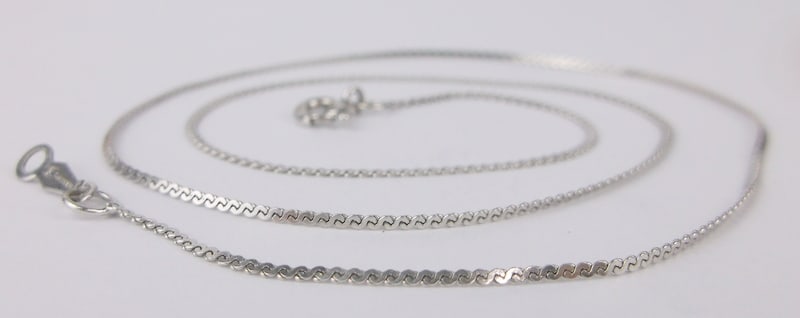 New 1960s Sterling Silver Chain Necklace 15": Solid Sterling Silver Guaranteed, in Brand New Never Worn Condition.