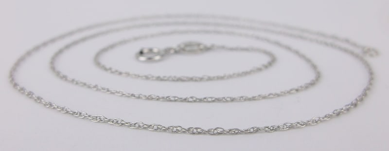 New Vintage Italian Sterling Silver Chain Necklace 19": Solid Sterling Silver Guaranteed, in Brand New Never Worn Condition.