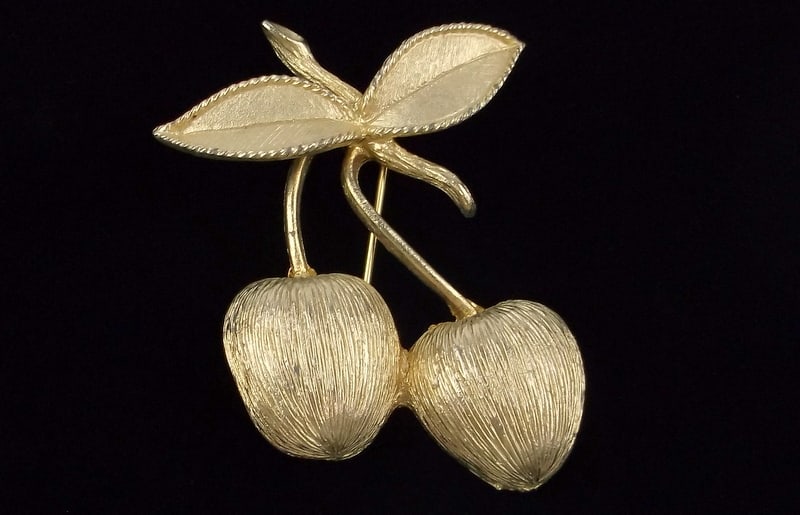Mint Vint 1960s Sarah Coventry Cherries Brooch (1 of 2)