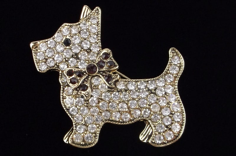 New Boxed Monet Rhinestone Christmas Schnauzer Dog Brooch: new condition