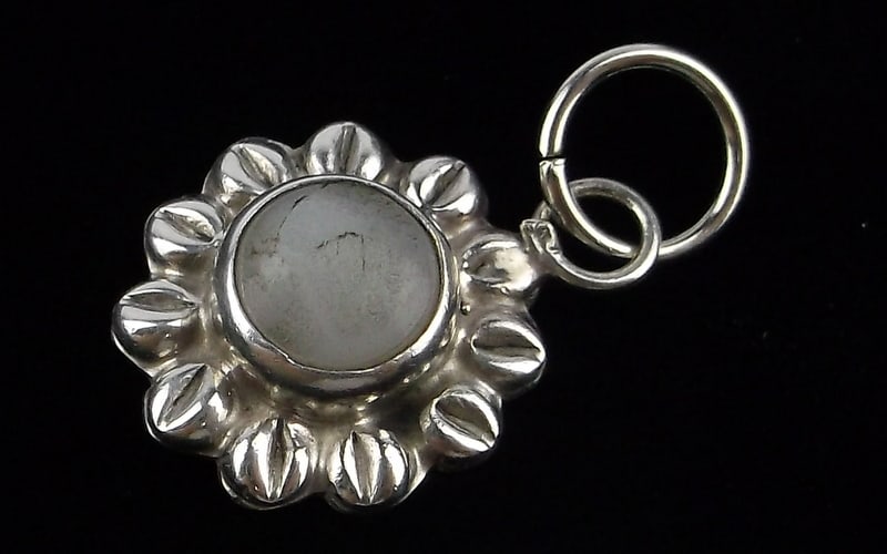 Stunning Vintage Taxco Sterling Silver Agate Sun Pendant: Guaranteed Solid 925 Sterling Silver, in Excellent Condition
