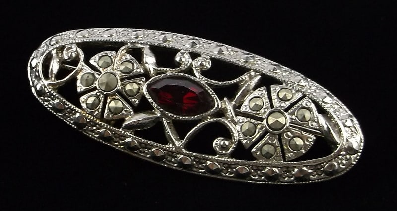 Mint Vintage 1928 Brand Rhinestone Brooch (1 of 2)