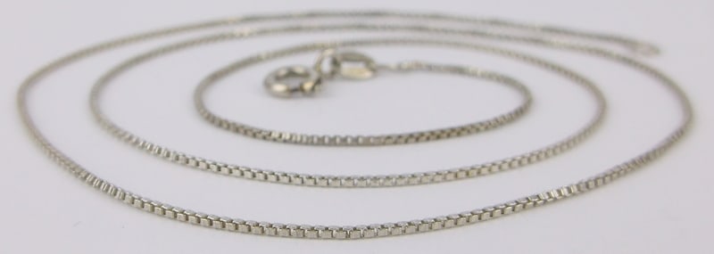 Stunning Vintage Italian Sterling Silver Box Chain Necklace 19": Guaranteed Solid 925 Sterling Silver, in Excellent Condition