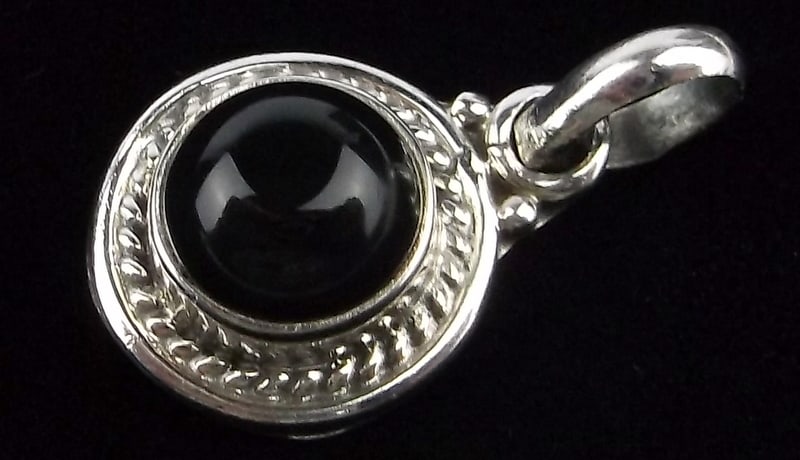 New Bali Designer Sterling Silver Onyx Pendant: Solid Sterling Silver Guaranteed, in Brand New Never Worn Condition.