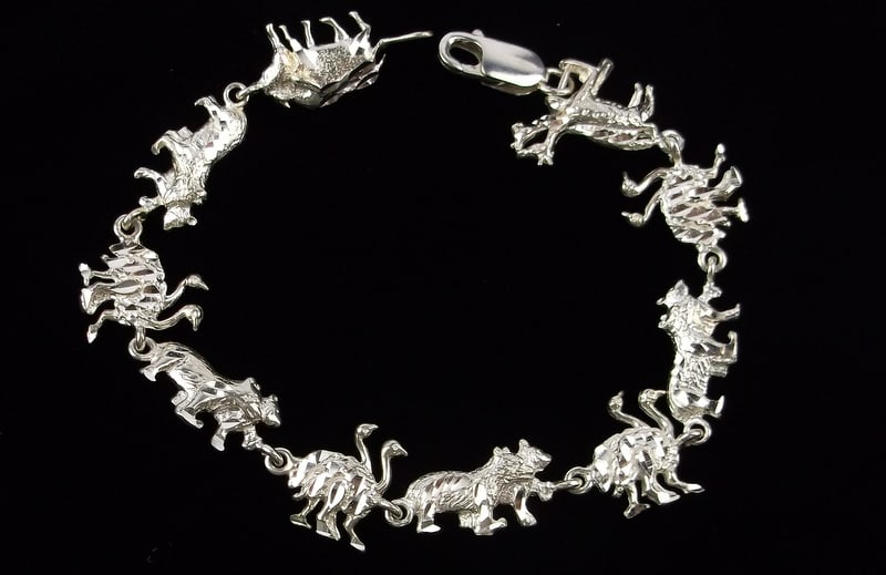 New Vintage Sterling Silver Noahs Ark Bracelet 8" Diamond Cut: Solid Sterling Silver Guaranteed, in Brand New Never Worn Condition.