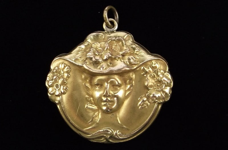 Stunning 1890s 10kt GF Repousse Lady Cameo Locket Pendant (1 of 3)