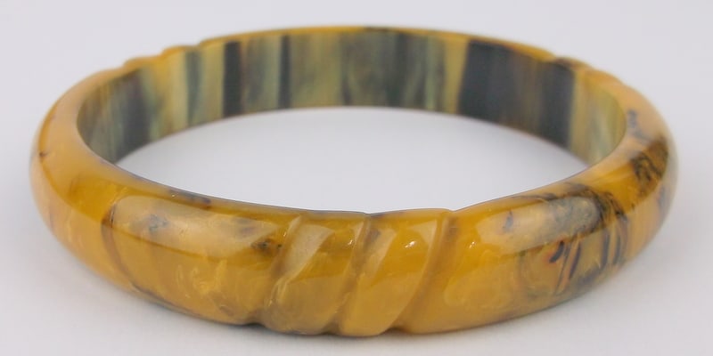Mint Vintage 1950s Bakelite Bangle Bracelet 7.75" (1 of 2)