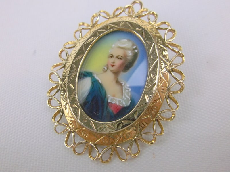 INCREDIBLE 14kt Gold Hand Painted 1950s Cameo Brooch 11.28g - 5