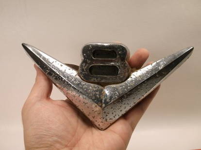 Antique V8 Auto Hood Emblem: .