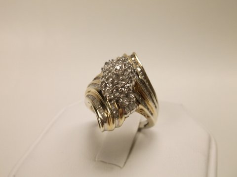 Beautiful Gold Over Sterling Silver Wedding Ring 7: .