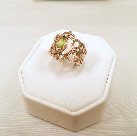 Gorgeous Sterling Peridot & Marcasite Ring Size 8: Stamped .925