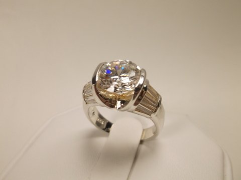 Beautiful New Sterling Silver CZ Wedding Ring 7: .