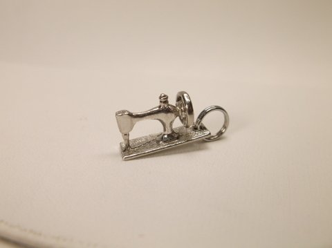 Sterling Silver Sewing Machine Charm Pendant: .