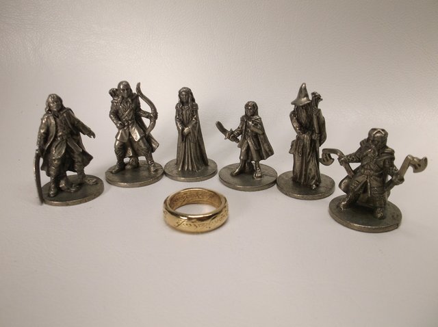 Lord of the Rings Pewter Figures With Ring: .