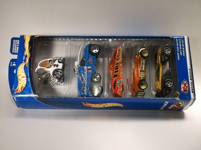 2000 Hot Wheels Gift Pack MISB: Titled date is what appears on the back of the package