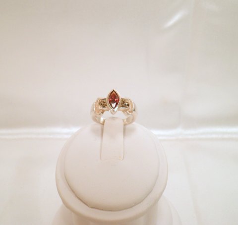Nice Sterling Silver Garnet & Marcasite Ring Size 5: Stamped .925