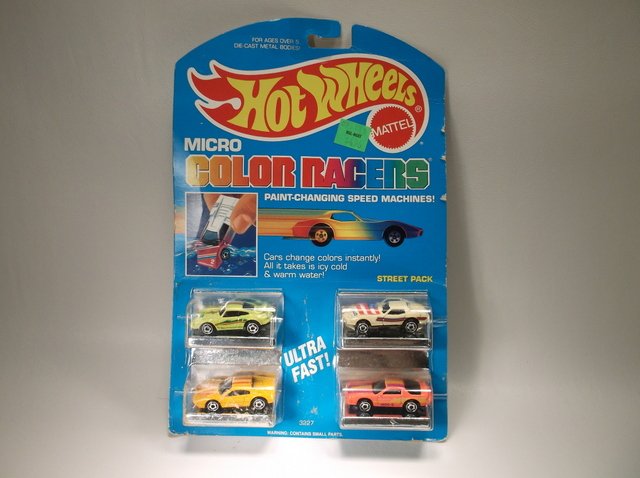 Vintage 1988 Hot Wheels Color Racers Micro Set MOC: .