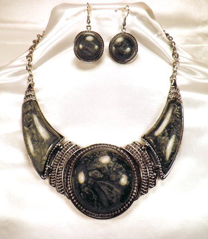Nice Art Deco Black Shimmering Bib Necklace Set: Necklace & Earring Set