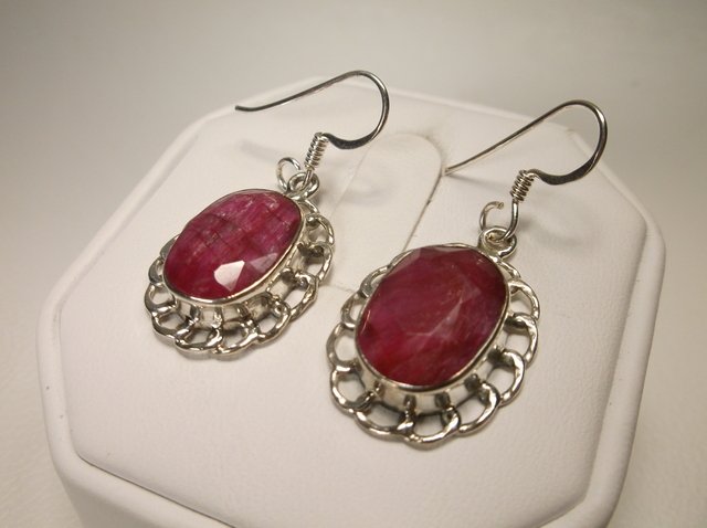 Beautiful Sterling Silver Genuine Ruby Earrings: .