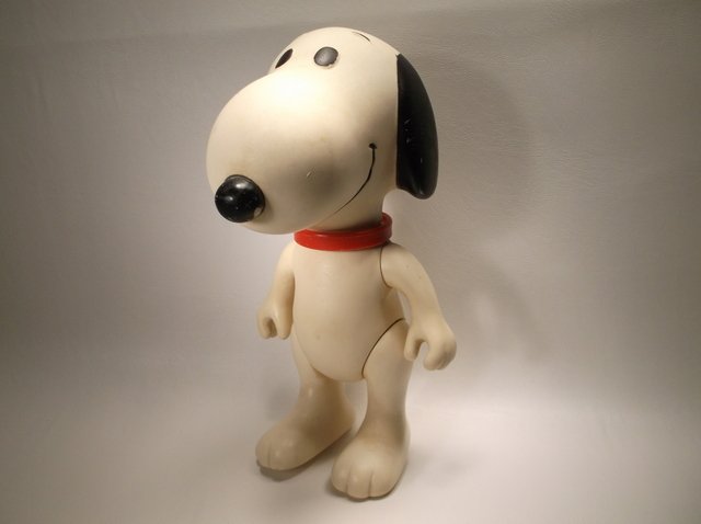 1966 Snoopy Peanuts Rubber Figure 9 Inch: .