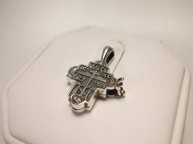 Nice Sterling Silver Poison Cross Locket Pendant: .
